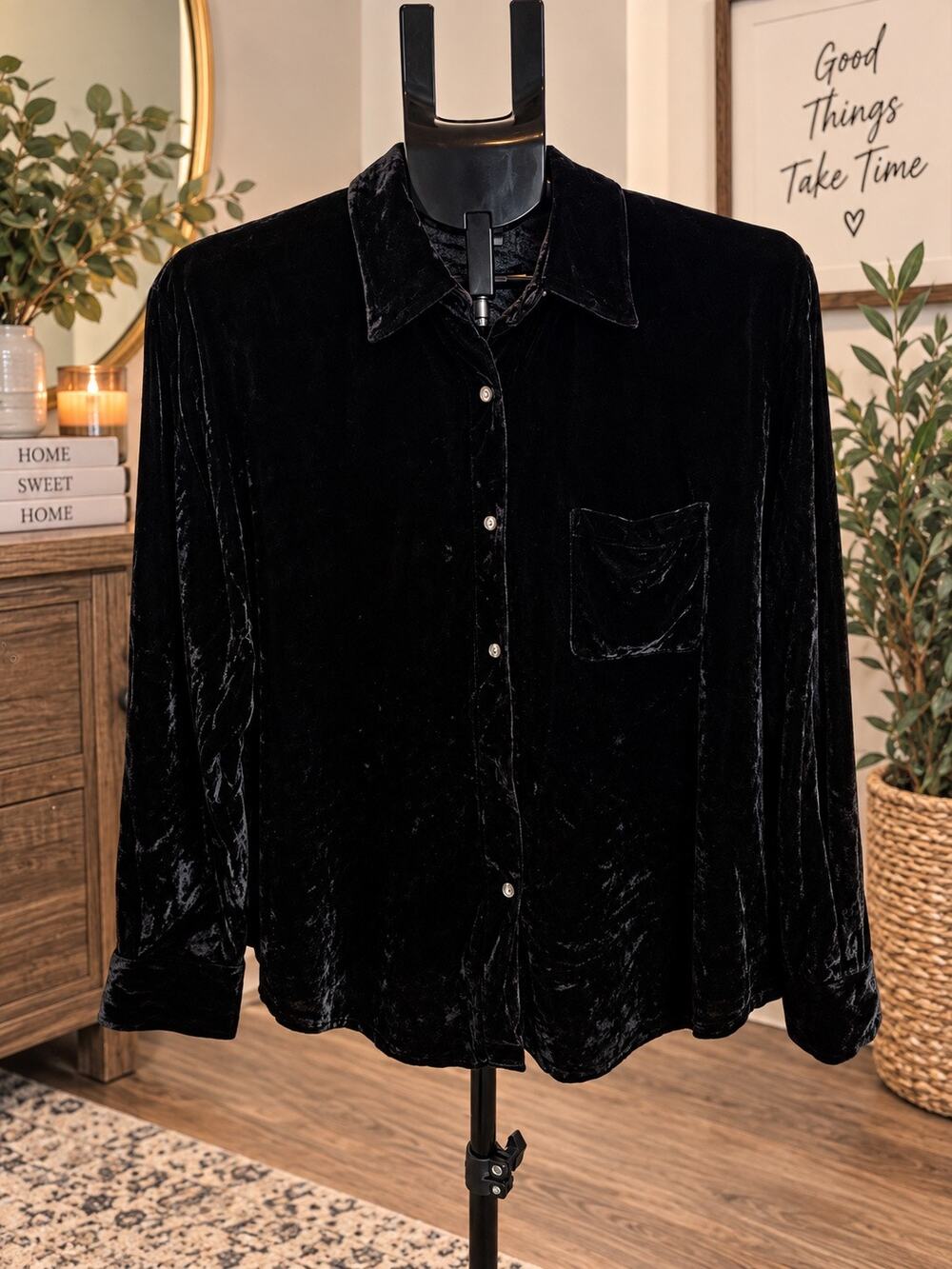 Ann Taylor LOFT Women’s M Black Crushed Velvet Button Down Shirt Blouse